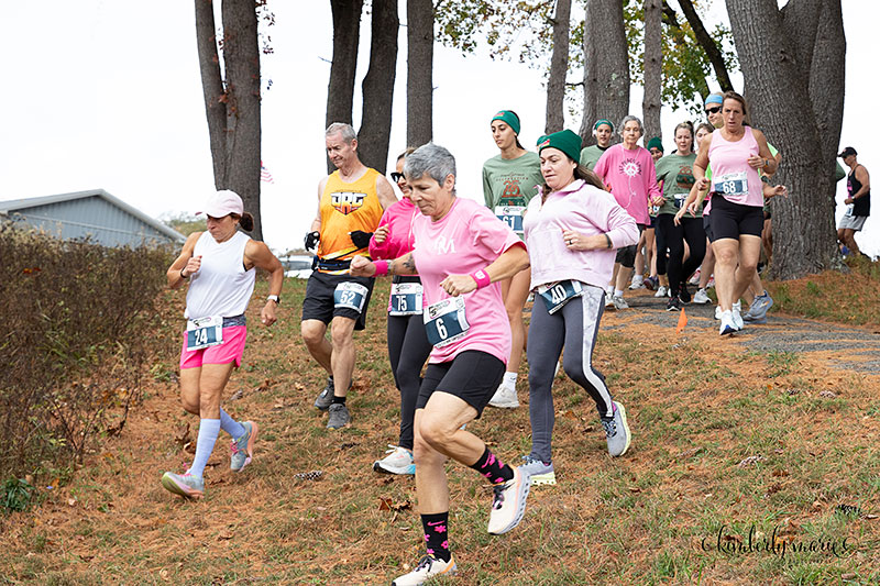 Runners on the trail at the Hot Chili Challenge