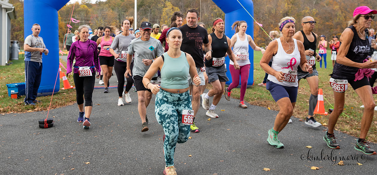 Runners at the starting line of the Hot Chili Challenge.